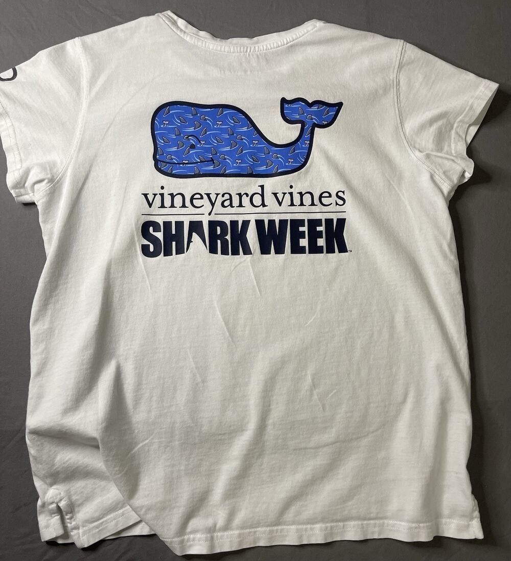 Vineyard Vines Shark Week Whale Graphic T-Shirt White Womens XS Excellent